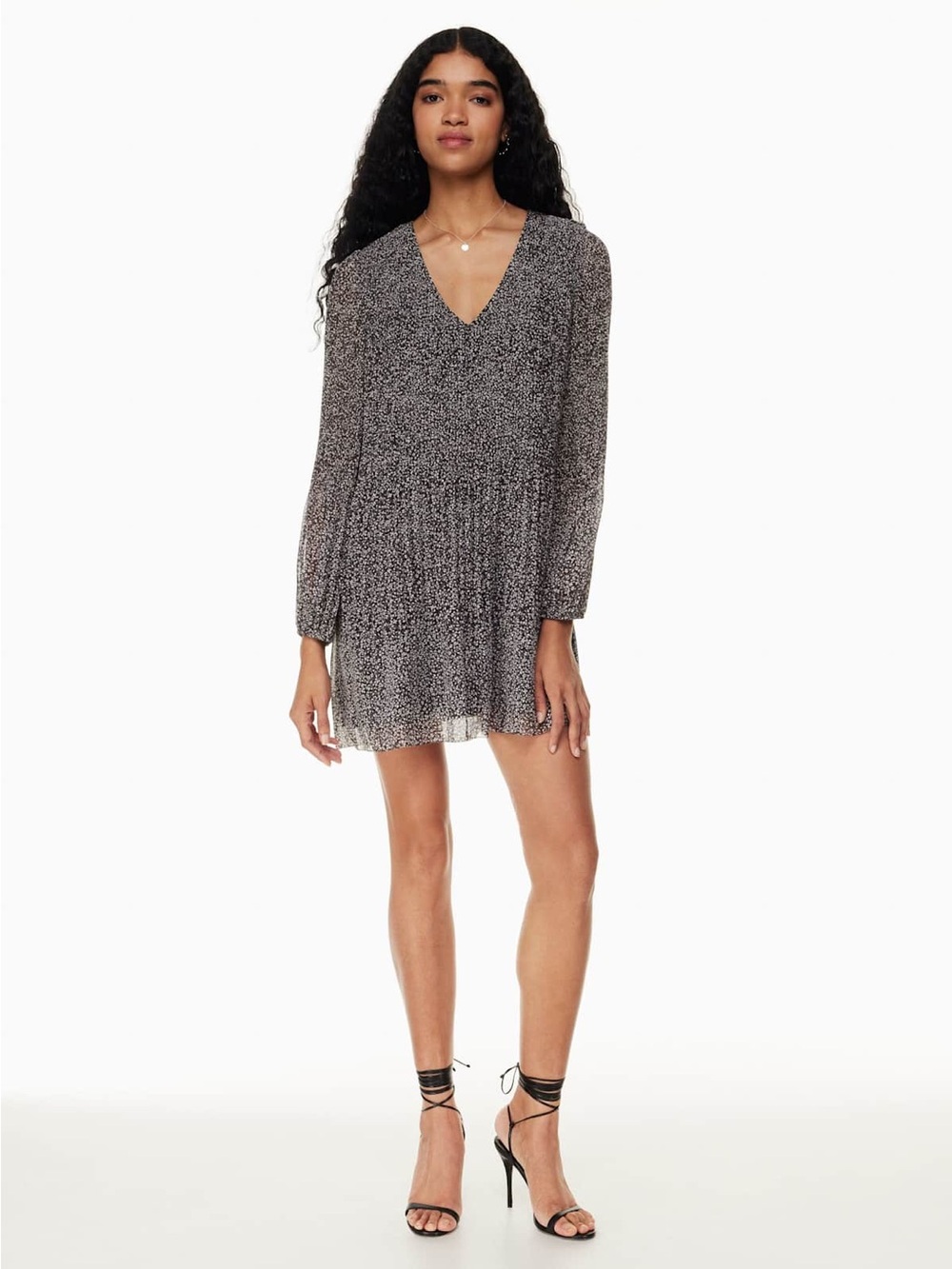 Wilfred / Aritzia Daydreamer V-Neck Mini Dress Black size m NWT